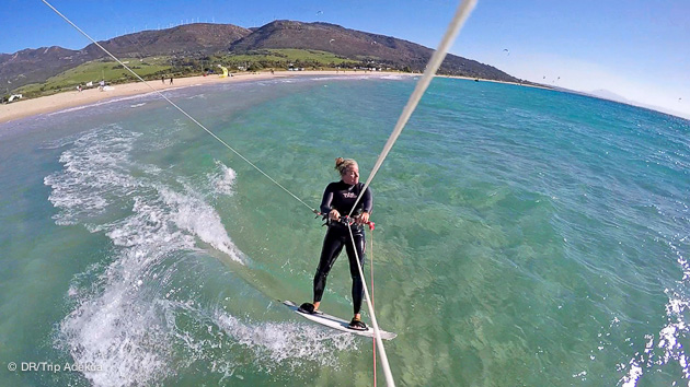 premiers bords en kitesurf à Tarifa le meilleur spot d'espagne