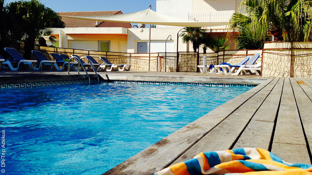 votre séjour kite à Palavas au bord de la piscine de l'hotel