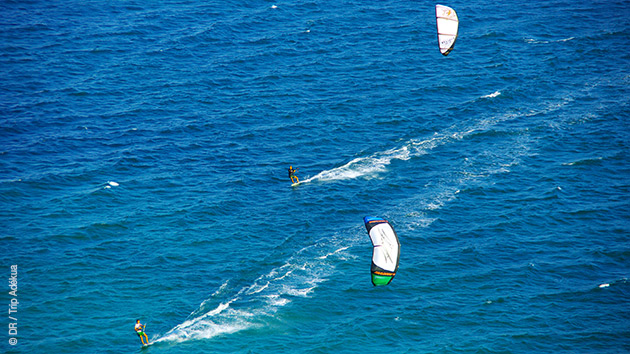 bords full speed à Bahia Salinas