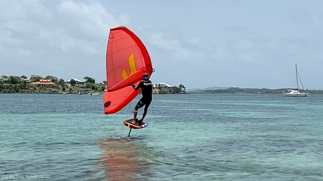 Découvrez le wingfoil en Martinique pendant vos vacances aux Caraïbes