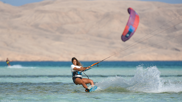 Vous naviguez d'île en île sur les spots de kitesurf de la mer Rouge