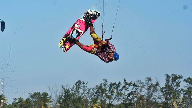 Différents spots à découvrir et un coaching kite d'une journée avec un rider pro freestyle