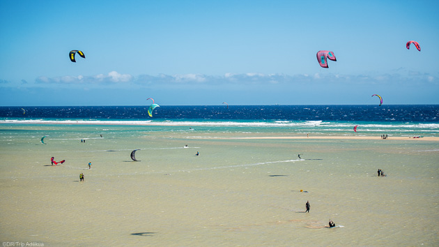 Progressez en kitesurf dans les vagues de Sotavento aux Canaries