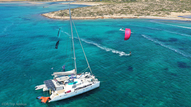 Votre séjour kitesurf dans les Cyclades en catamaran tout confort