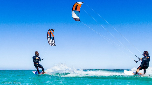Progressez en kitesurf sur le spot de Porto Pollo en Sardaigne