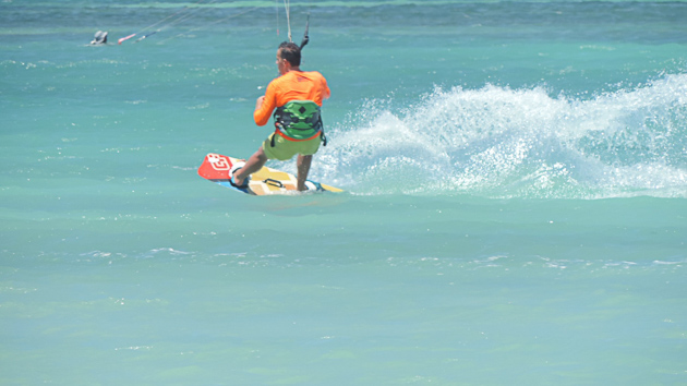 Progressez en kitesurf sur les meilleurs spots de Hyères