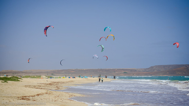 Progressez en kite sur les meilleurs spots du Cap Vert à Sal