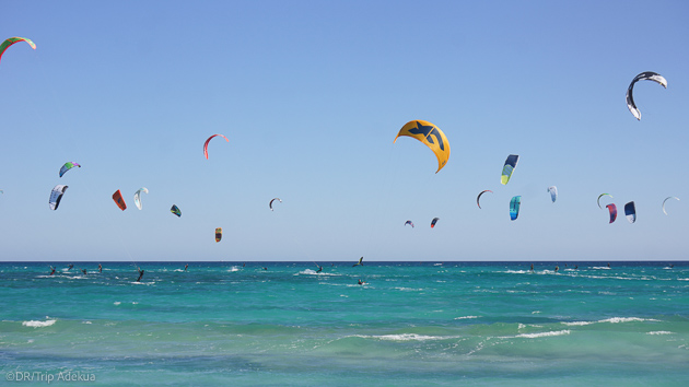 Spots et conditions idéales pour le kite à Fuerteventura