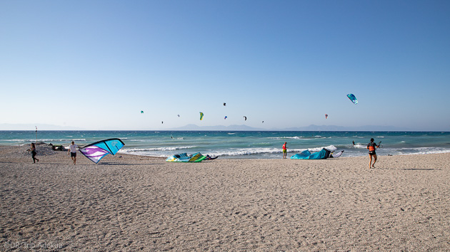 Progressez en kite sur les meilleurs spots de Rhodes en Grèce