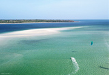 Galu Beach, un des meilleurs spots de kite du Kenya - voyages adékua