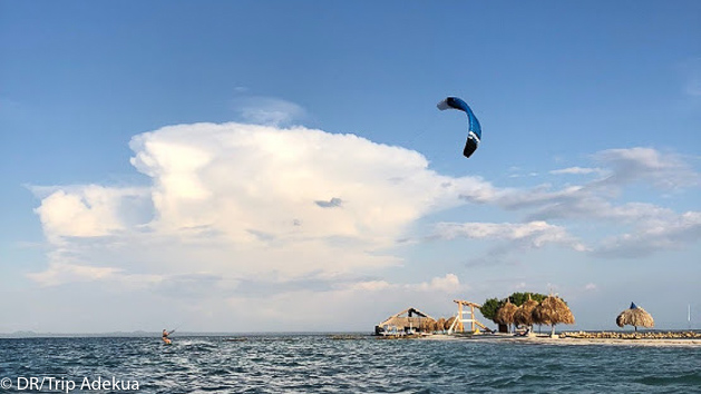 Naviguez sur les meilleurs spots de kitesurf de Colombie