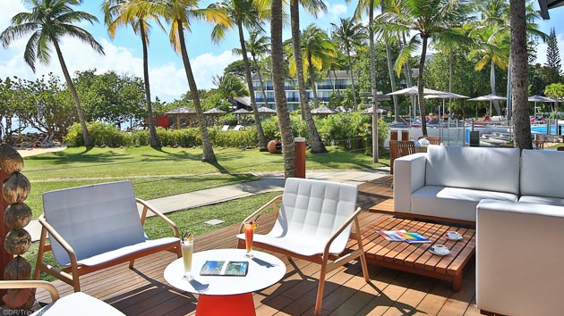 Deux restaurants et un jardin de rêve dans votre hôtel en Guadeloupe