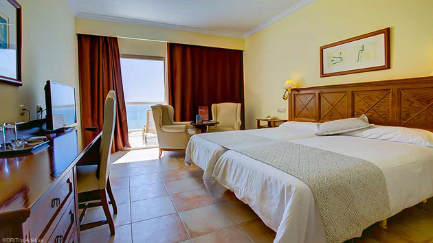 Votre hébergement tout confort en hôtel 4 étoiles aux Canaries
