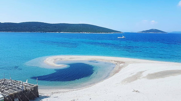 Profitez des meilleurs spots de kitesurf de l'île d'Evia en Grèce