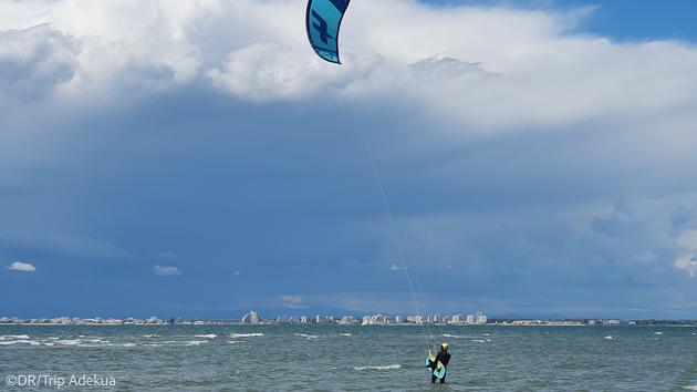 Progressez en kitesurf pendant un séjour en famille ou entre amis