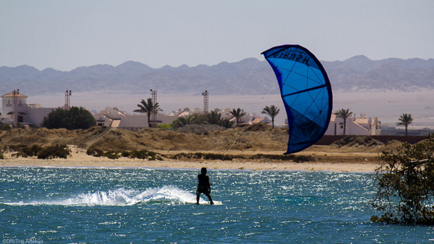 Venez naviguer en kite sur le spot de Wadi Lahami en mer Rouge