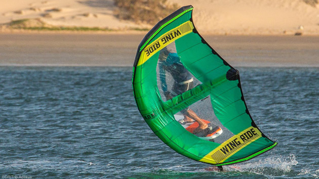 Découvrez le wingfoil pendant votre séjour à Dakhla au Maroc