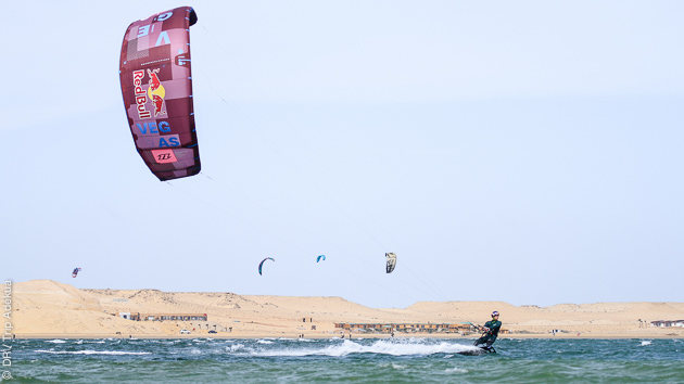 10 heures de cours de kitesurf pour progresser sur la lagune de Dakhla
