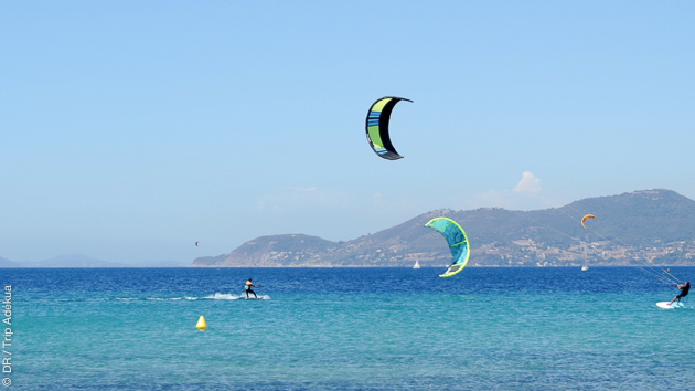 Naviguez en kite sur les plus belles plages de la presqu'île de Giens