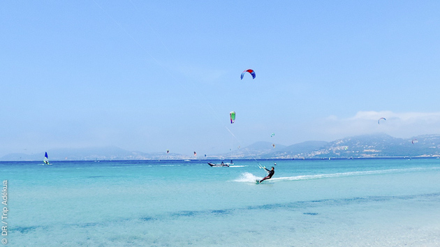 Sessions de kitesurf pour débutant à débrouillé sur les plus beaux spots de Hyères