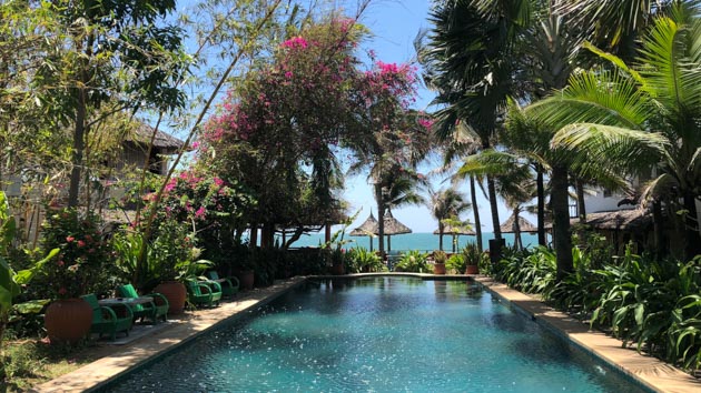 Profitez de la piscine de votre hôtel tout confort à Mui Ne au Vietnam