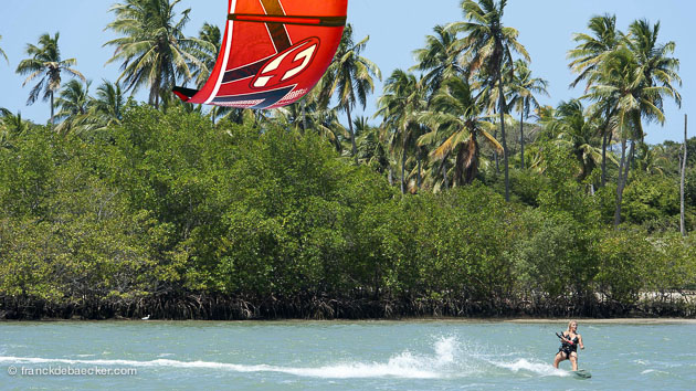 cours de kite à Tibau do Sul au Brésil