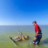 sur spot de djerba pour apprendre le kite surf