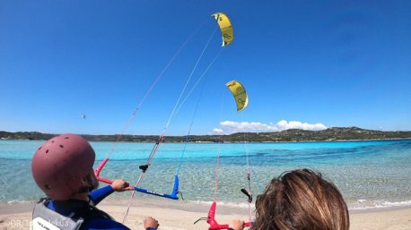 Cours de kitesurf et matériel pour débuter en Corse