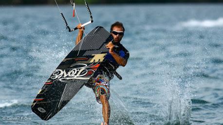 un lagon parfait pour kiter devant votre hôtel